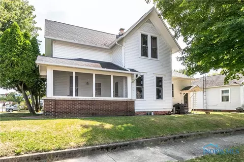 517 E 2nd St, Defiance, OH 43512