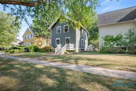 214 E 2nd St, Perrysburg, OH 43551