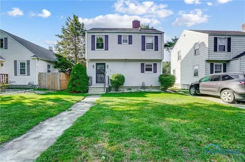 145 E Jones St, Fostoria, OH 44830