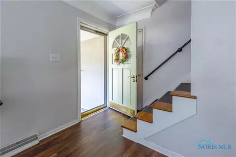 906 Phillips St, Maumee, OH 43537 photo 7