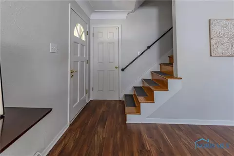 906 Phillips St, Maumee, OH 43537 photo 8