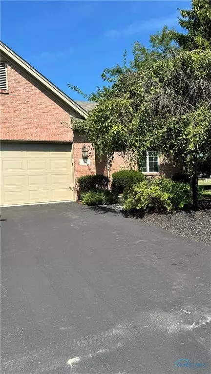 32 Callander Ct, Perrysburg, OH 43551