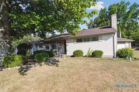 715 E Leggett St, Wauseon, OH 43567 photo 5