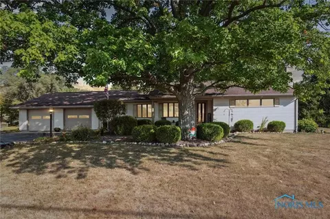 715 E Leggett St, Wauseon, OH 43567
