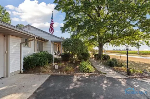 715 E Leggett St, Wauseon, OH 43567 photo 3