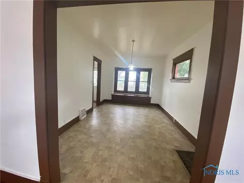 418 Elder Dr, Toledo, OH 43608 photo 8