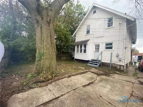 418 Elder Dr, Toledo, OH 43608 photo 3