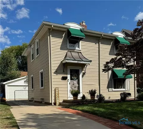 3810 Woodmont Rd, Toledo, OH 43613