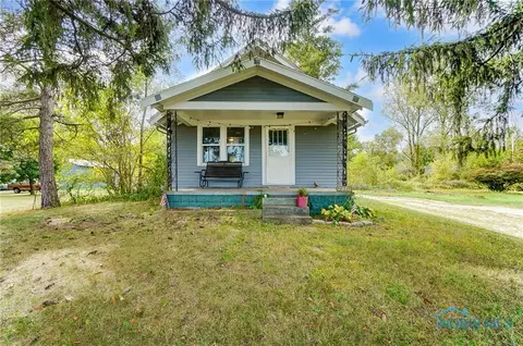 2870 S Crissey Rd, Monclova, OH 43542
