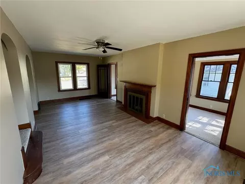 823 W High St, Bryan, OH 43506 photo 4