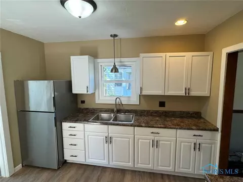 823 W High St, Bryan, OH 43506 photo 8