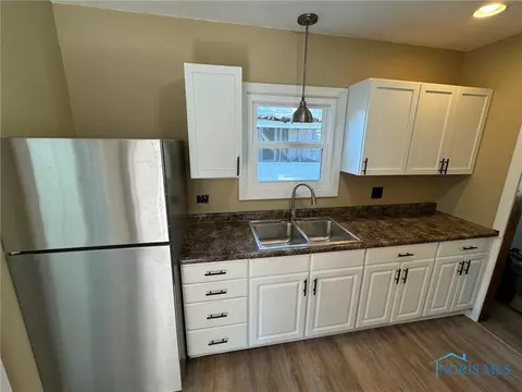 823 W High St, Bryan, OH 43506 photo 9
