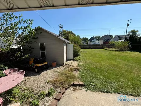 210 N Union St, Edon, OH 43518 photo 3