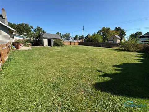 210 N Union St, Edon, OH 43518 photo 4