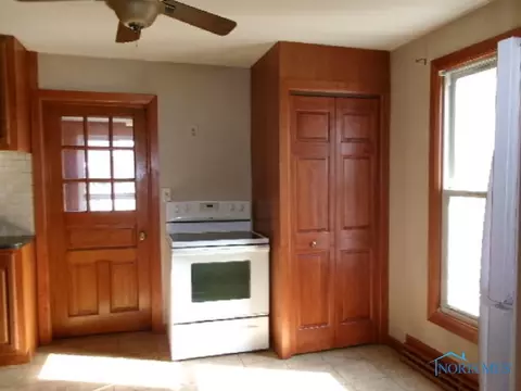 541 E 3rd St, Ottawa, OH 45875 photo 4