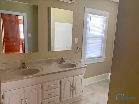 340 W Maple St, Deshler, OH 43516 photo 14