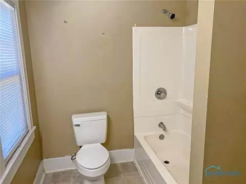 340 W Maple St, Deshler, OH 43516 photo 13