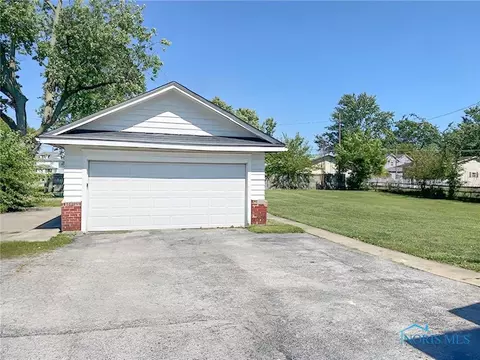340 W Maple St, Deshler, OH 43516 photo 29