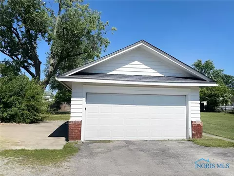 340 W Maple St, Deshler, OH 43516 photo 31