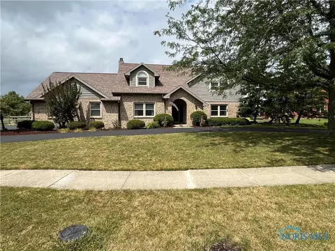 1709 Cobblestone Dr, Findlay, OH 45840