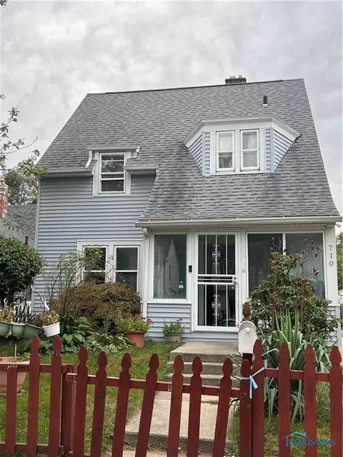 710 Durango Dr, Toledo, OH 43609