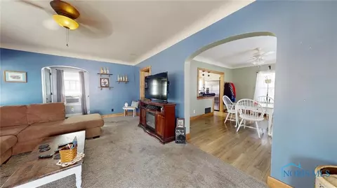 26 Maple St, Tiffin, OH 44883 photo 4