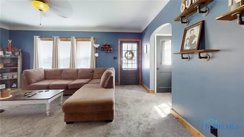 26 Maple St, Tiffin, OH 44883 photo 3
