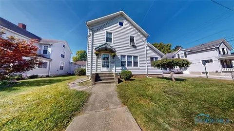 26 Maple St, Tiffin, OH 44883 photo 1