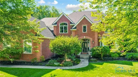 7125 Deer Hollow Ln, Maumee, OH 43537