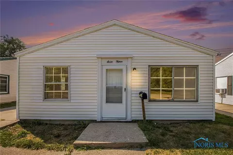 715 Reineck Dr, Toledo, OH 43605