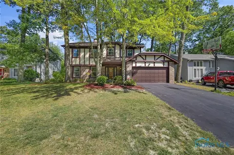 2350 Cheshire Woods Rd, Toledo, OH 43617