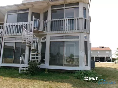 6511 N Harris Harbor Dr, Oak Harbor, OH 43449