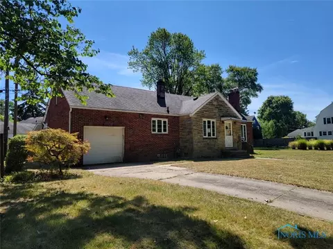 2361 Wildwood Blvd, Toledo, OH 43614