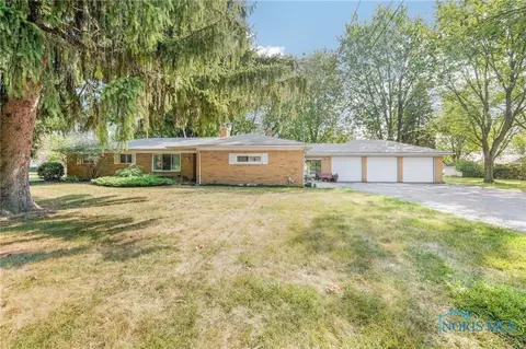 27044 Fort Meigs Rd, Perrysburg, OH 43551