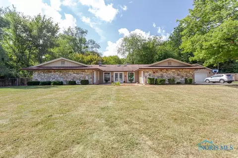 4233 Nantuckett Dr, Toledo, OH 43623