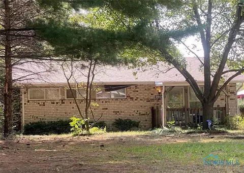 9809 Oak Bend Ave, Holland, OH 43528