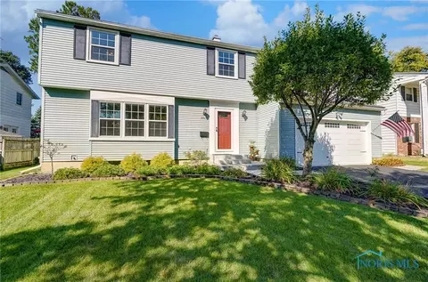 3905 Sylvanwood Dr, Sylvania, OH 43560