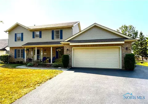 1243 Grassy Ln, Rossford, OH 43460