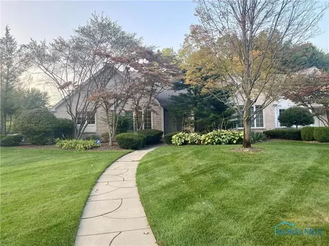 6610 Carrietowne Ln, Toledo, OH 43615