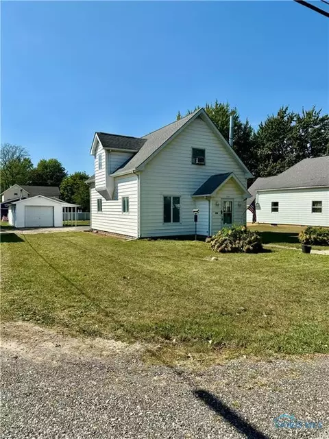 520 E 2nd St, Hamler, OH 43524
