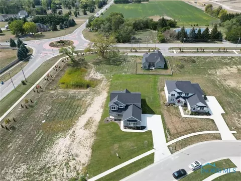 5640 Olive Tree Ln, Monclova, OH 43542