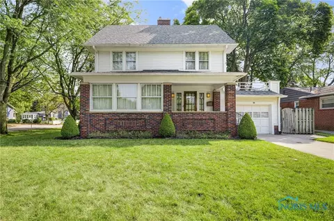 38 N 5th St, Waterville, OH 43566