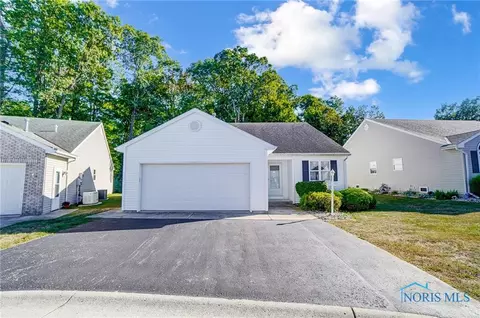 1205 Countryside Dr, Findlay, OH 45840