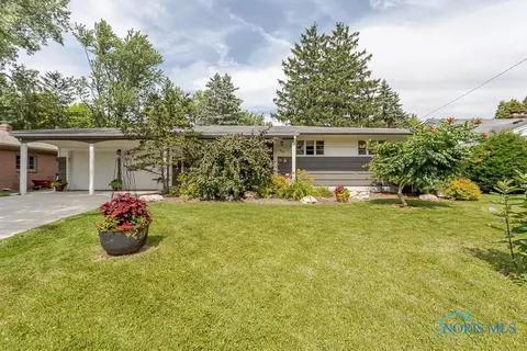 808 Phillips St, Maumee, OH 43537