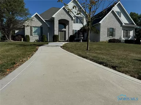 1292 Heatherdowns Dr, Defiance, OH 43512