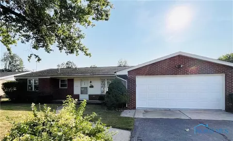 4314 Clarewood Dr, Toledo, OH 43623