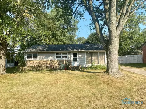 6 Park Ct, Napoleon, OH 43545