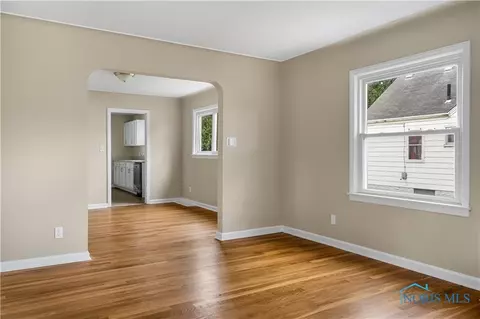 812 Evesham Ave, Toledo, OH 43607 photo 4