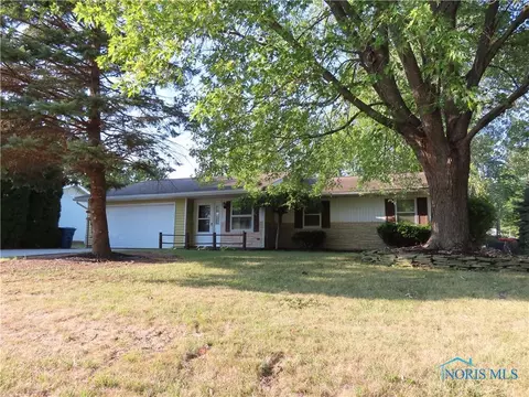 321 Lawndale Dr, Bryan, OH 43506