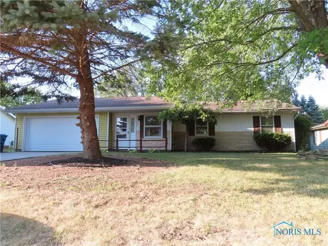 321 Lawndale Dr, Bryan, OH 43506 photo 2